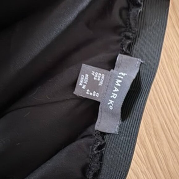 Black skirt - Picture 3 of 4